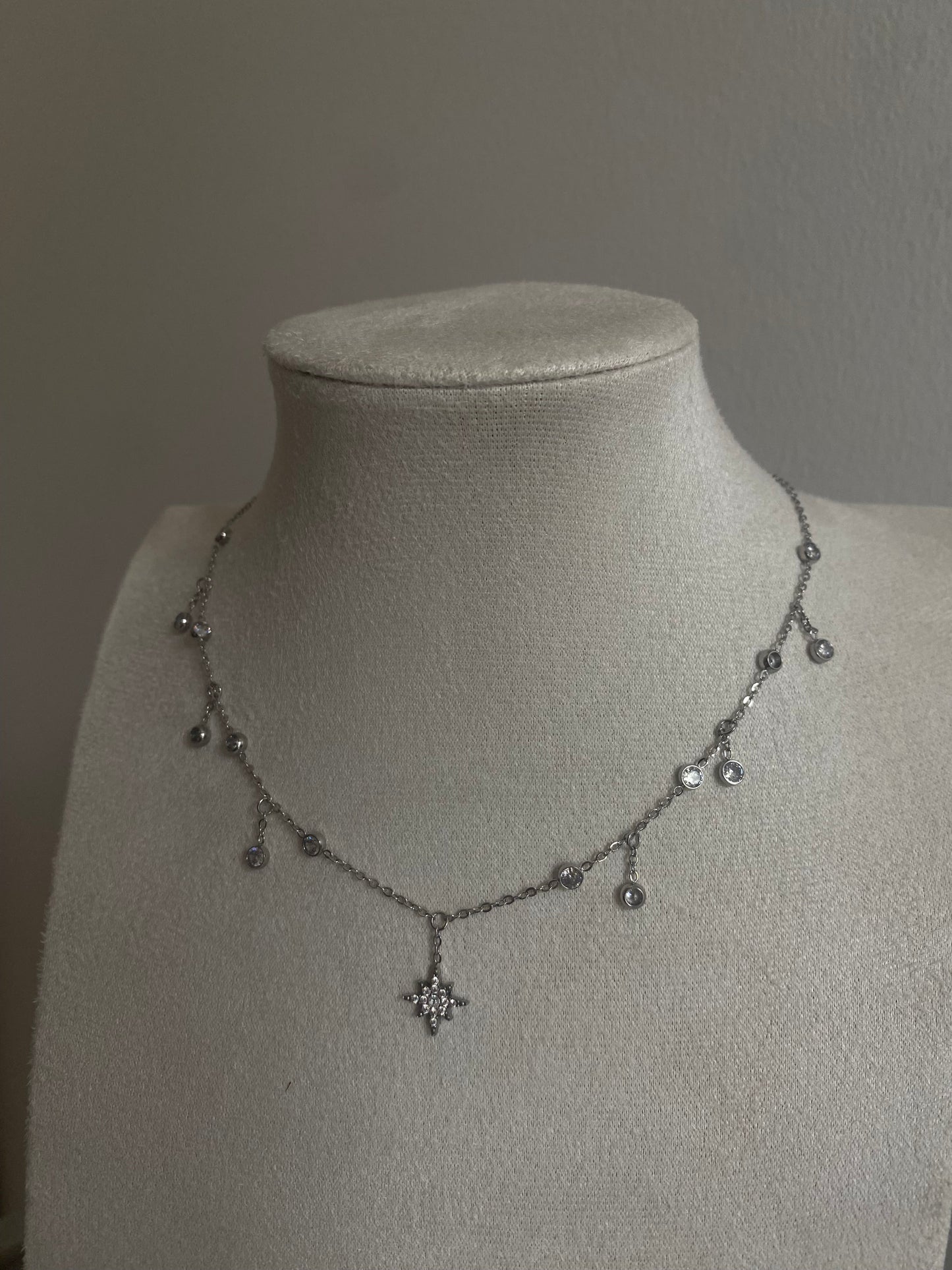 COLLIER STORMI