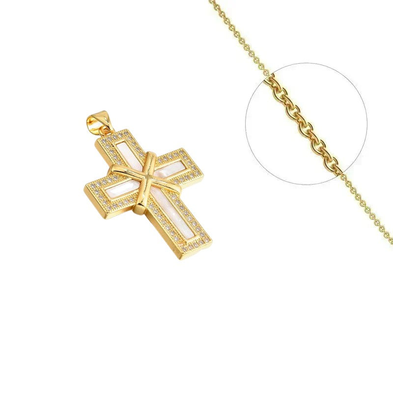 Collier doré chaîne et pendentif croix religieuse nacre orné de zirconiums sertis