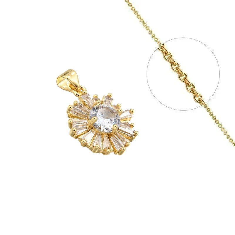 Collier doré chaîne et pendentif fleur orné de zirconiums sertis