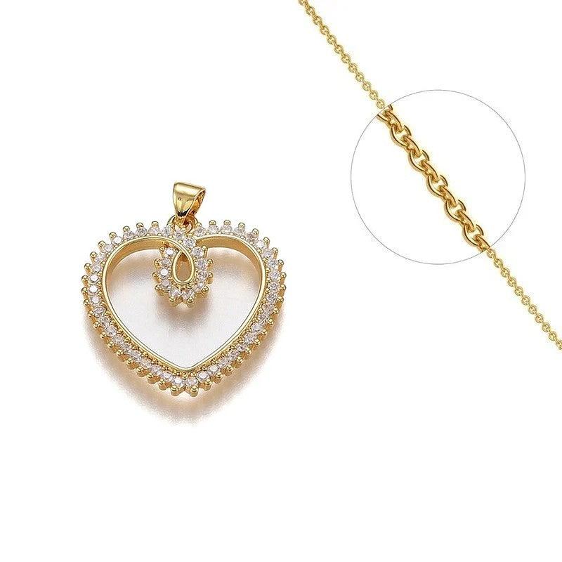 Collier chaîne et pendentif cœur orné de zirconiums
