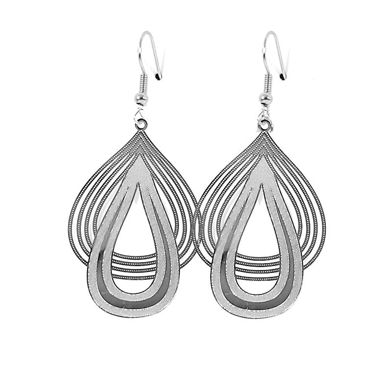 Boucles d'oreilles fantaisie filigrane tombante couleur argent