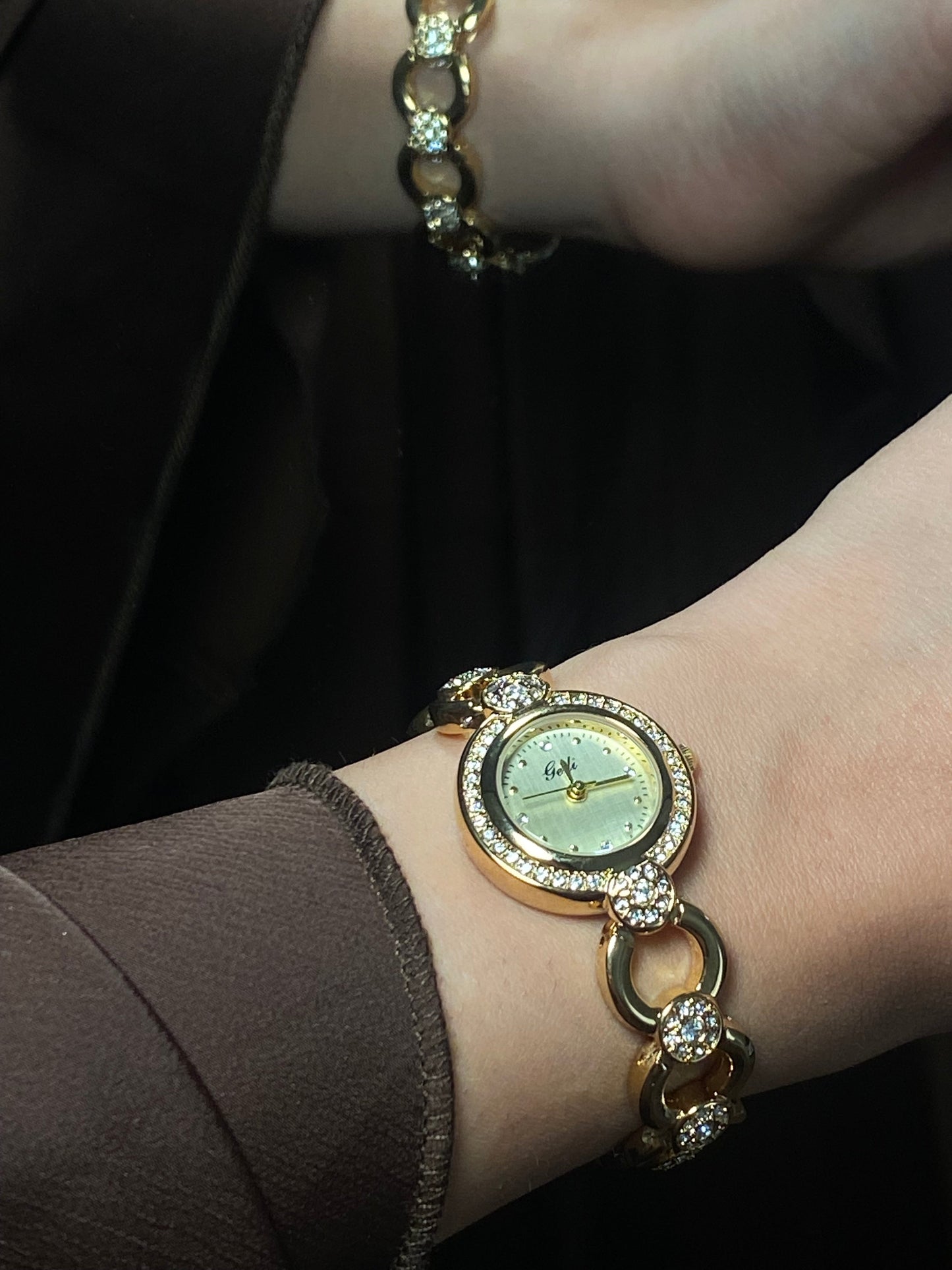 MONTRE - MAYA