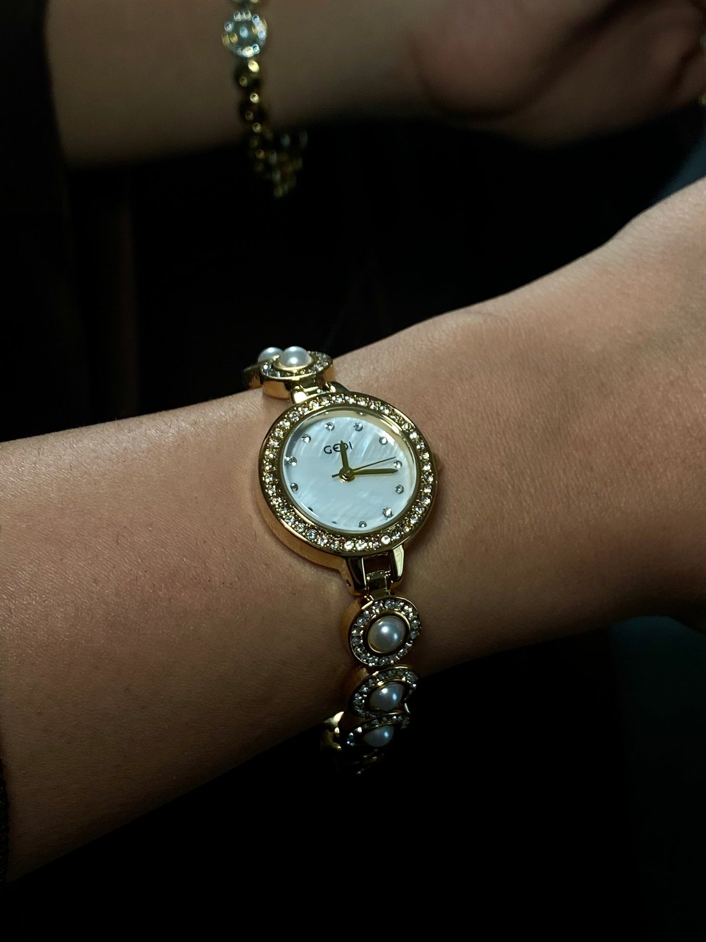 MONTRE - NOUR