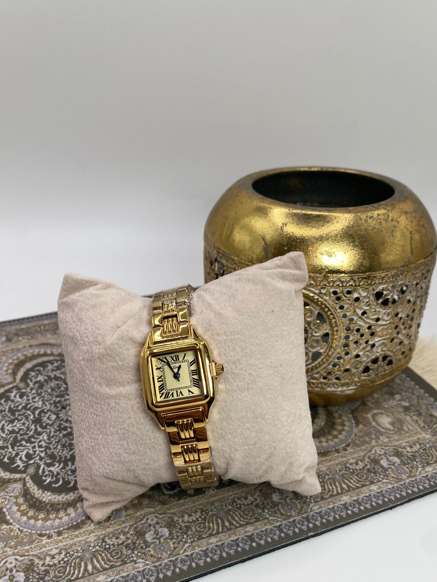 MONTRE NARAH