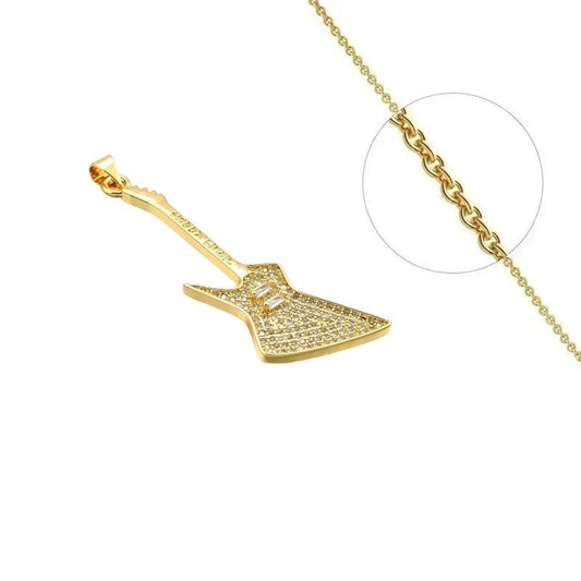 Collier doré chaîne et pendentif guitare électrique orné de zirconiums sertis